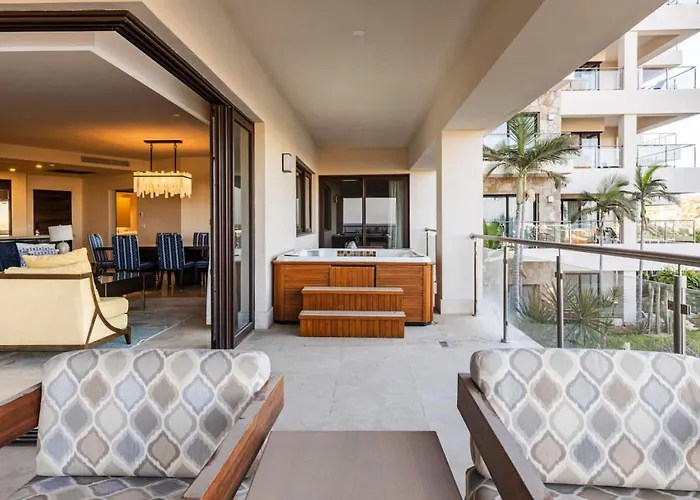 Beachfront - Hot Tub *